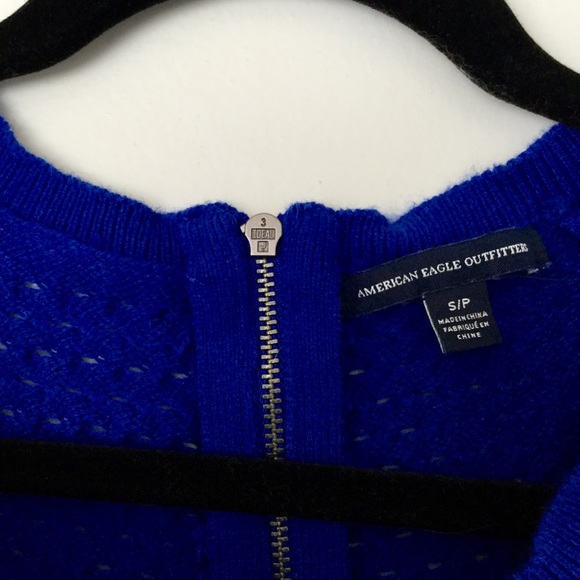 American Eagle form-fitting knit sweater * small - Picture 2 of 3